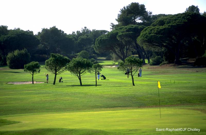 Golfs de Valescure à proximité de la résidence de retraite médicalisée à SAINT RAPHAEL VAR