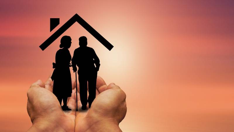 Choisir une structure pour personnes âgées adaptée à son proche